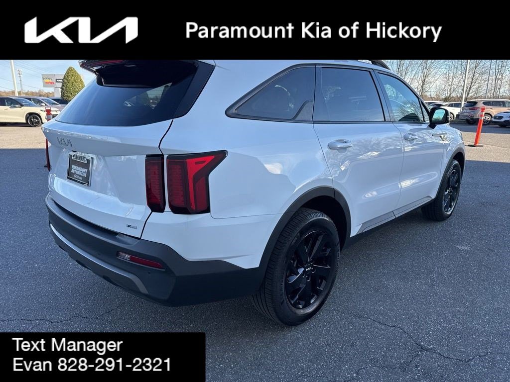 Used 2023 Kia Sorento S w/ Panoramic Sunroof Package image 7