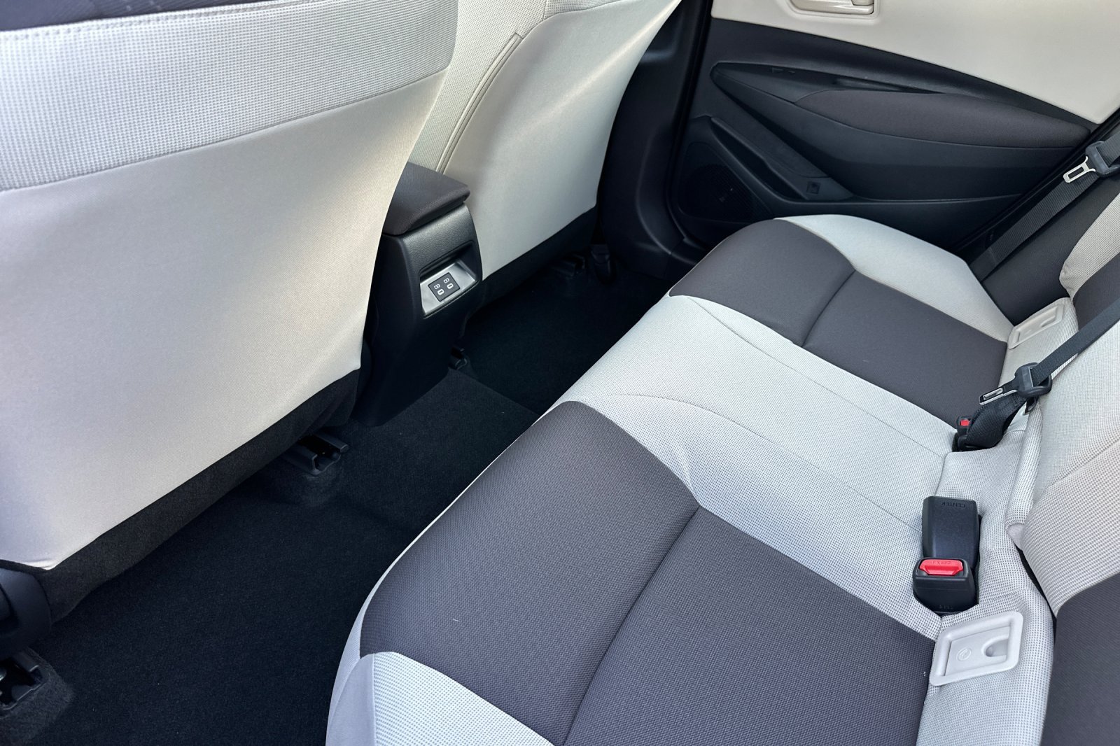 New 2027 Toyota Corolla LE w/ LE Premium Package FWD image 14
