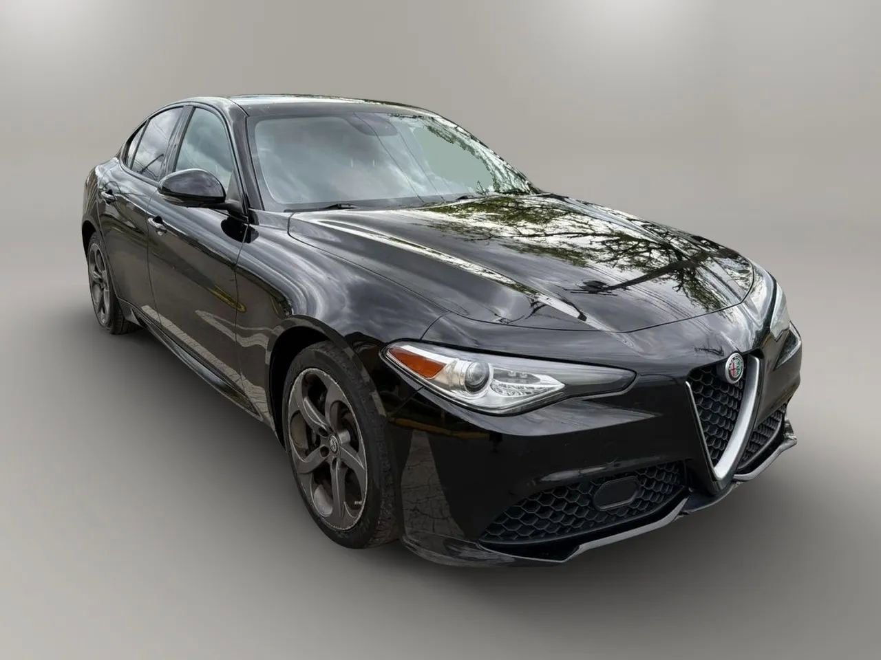 Used 2018 Alfa Romeo Giulia AWD image 8