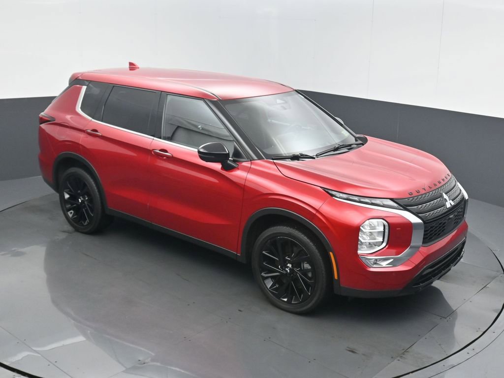Used 2023 Mitsubishi Outlander SE image 27