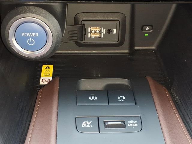 Used 2021 Toyota Venza Limited w/ Carpet Mat Package (TMS) image 25