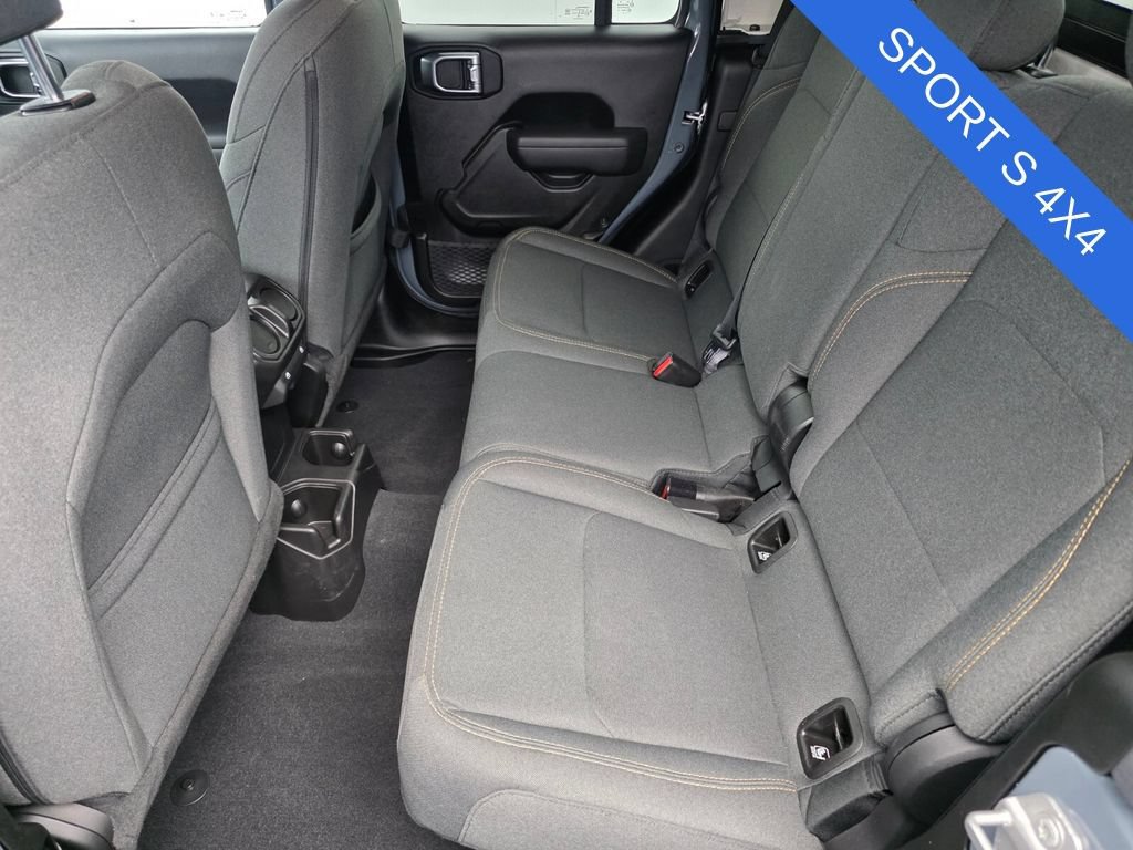 Used 2025 Jeep Gladiator Sport AWD/4WD image 13