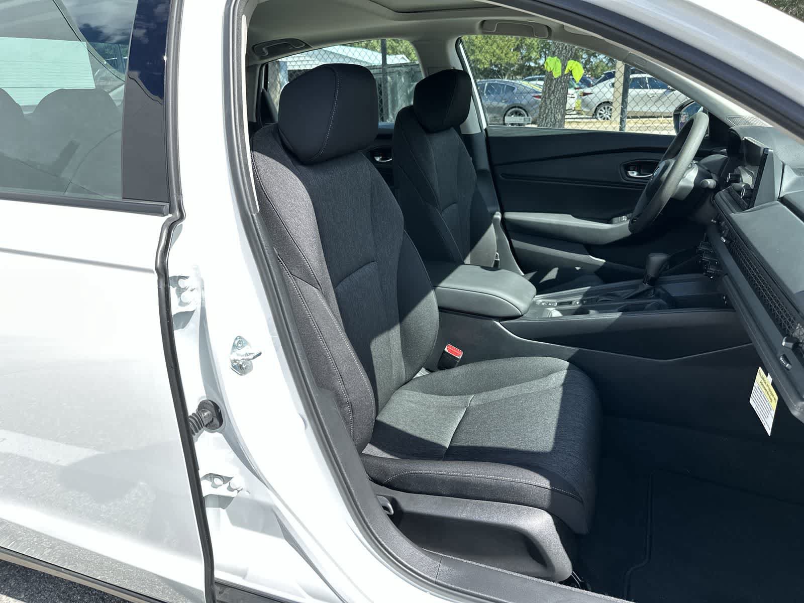 Used 2025 Honda Accord SE image 9