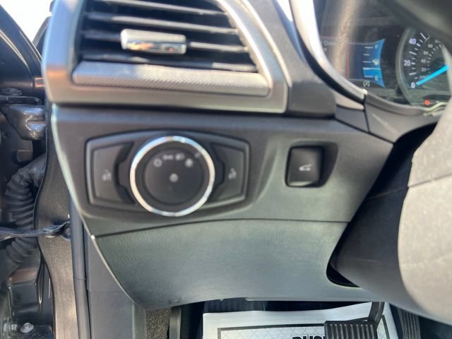 Used 2020 Ford Fusion SE FWD image 22