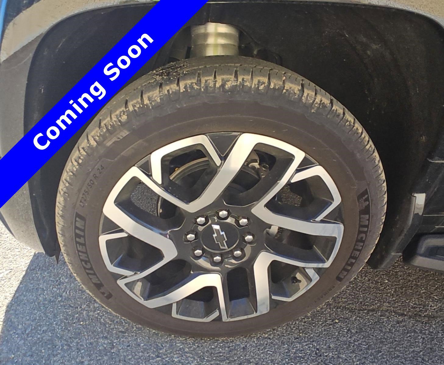 Used 2024 Chevrolet Silverado EV RST AWD/4WD image 19