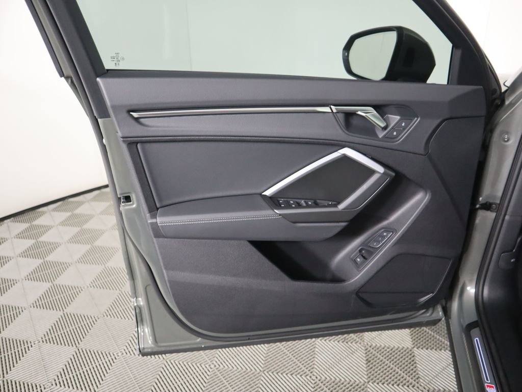 Used 2025 Audi Q3 2.0T Premium w/ Convenience Package image 26