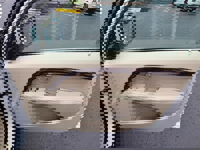 Used 2015 Volvo XC70 T6 Platinum w/ Protection Package image 52