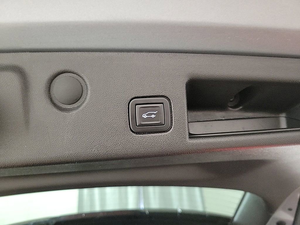 Used 2024 Chevrolet Equinox Premier image 24