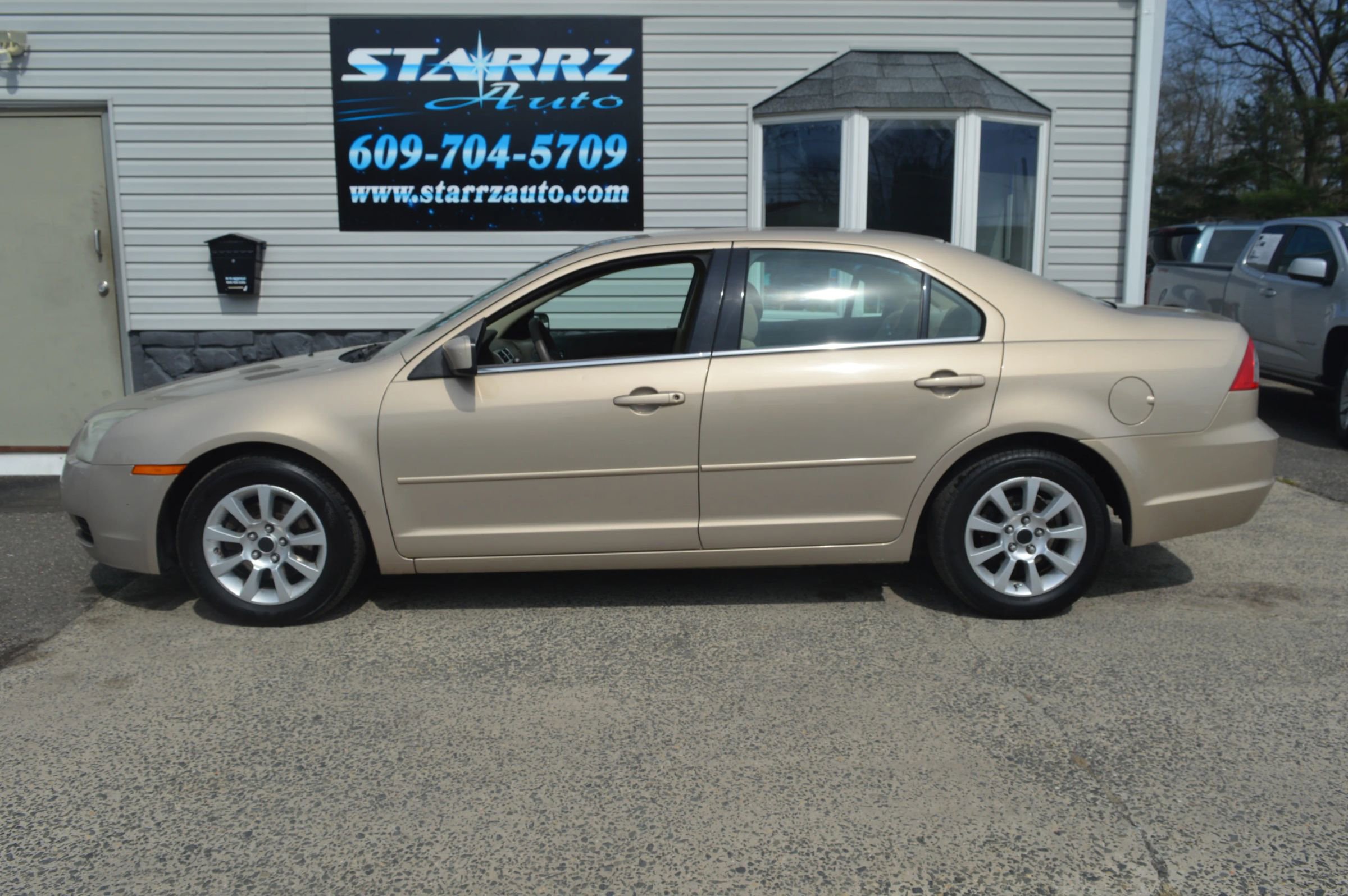 Used 2006 Mercury Milan image 2