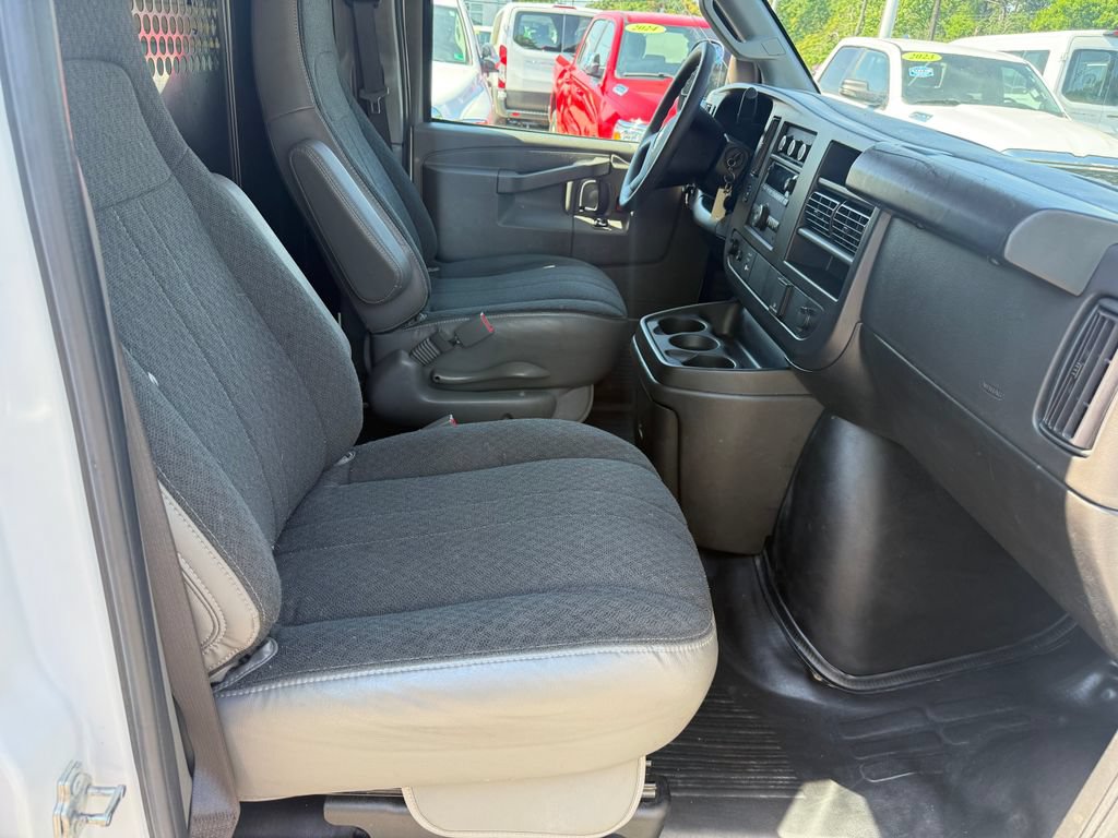 Used 2024 Chevrolet Express 2500 w/ Driver Convenience Package RWD image 20
