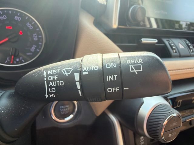 Used 2020 Toyota RAV4 XLE Premium AWD/4WD image 23