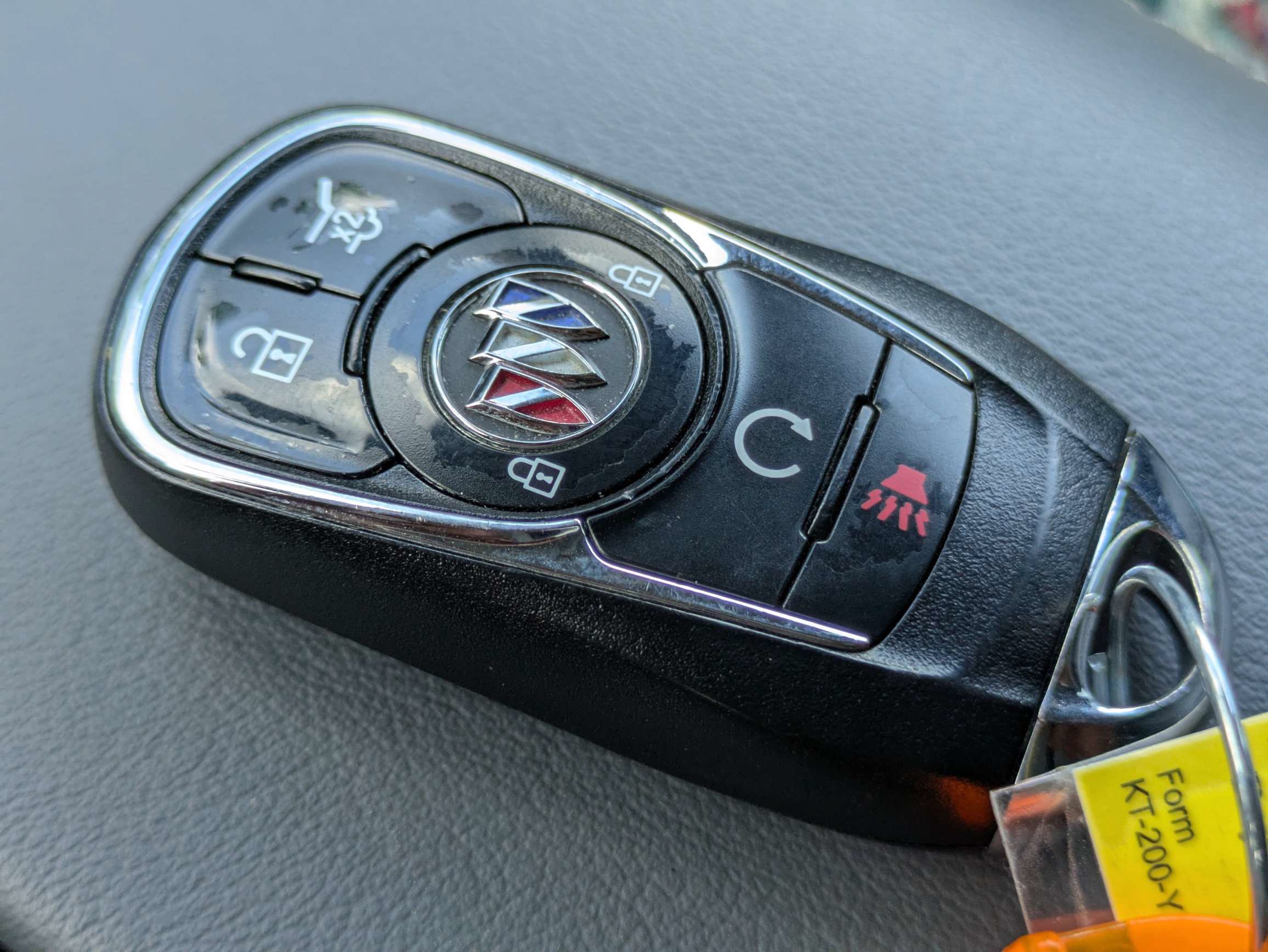 Used 2020 Buick Envision Essence FWD image 23