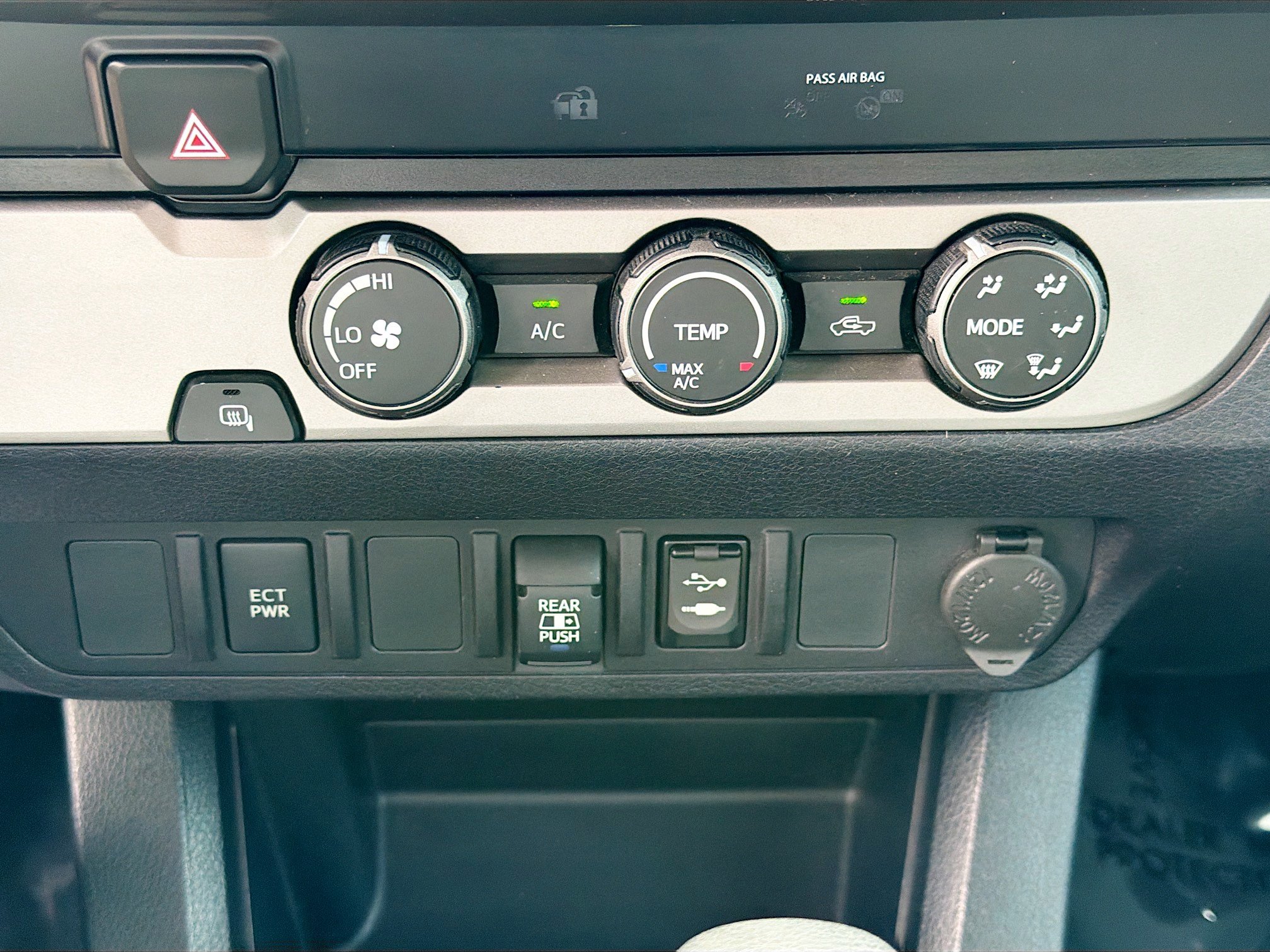 Used 2019 Toyota Tacoma SR5 RWD image 30