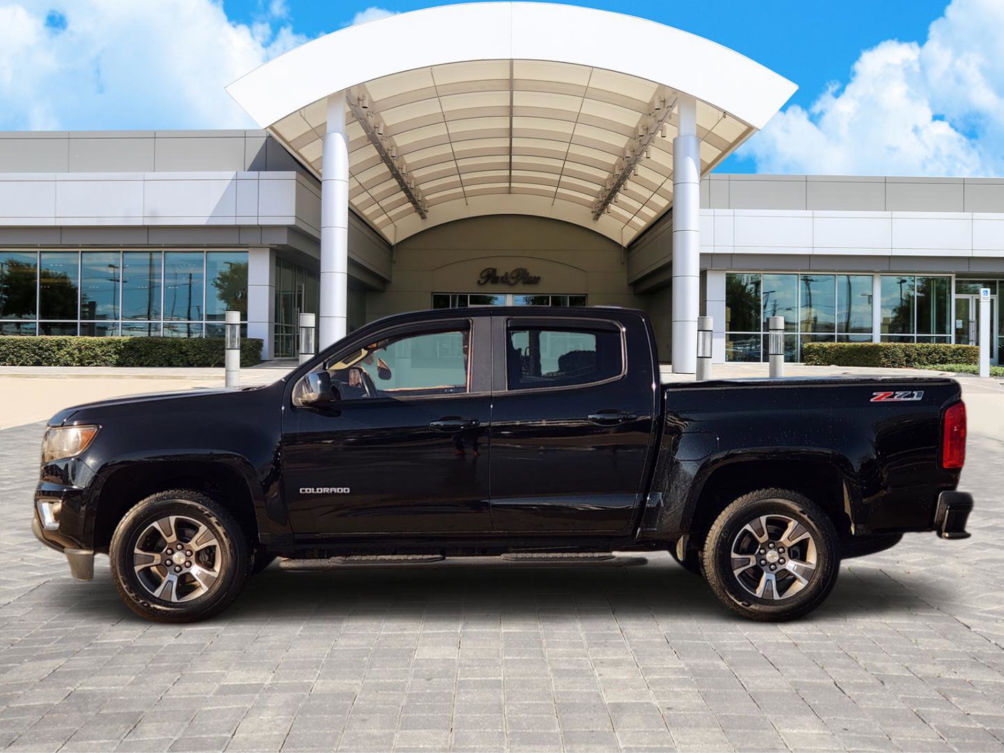 Used 2016 Chevrolet Colorado Z71 image 3