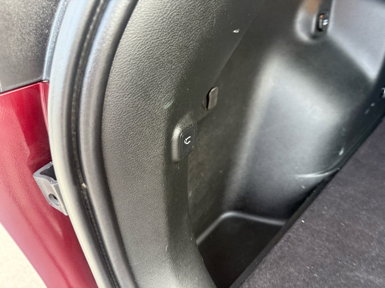 Used 2019 Jeep Cherokee Trailhawk image 22