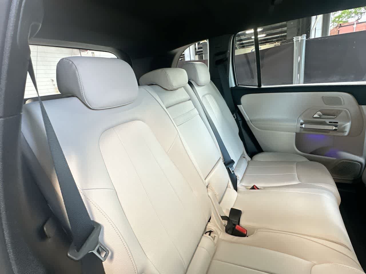 Used 2025 Mercedes-Benz GLB 250 4MATIC w/ Exclusive Package image 26