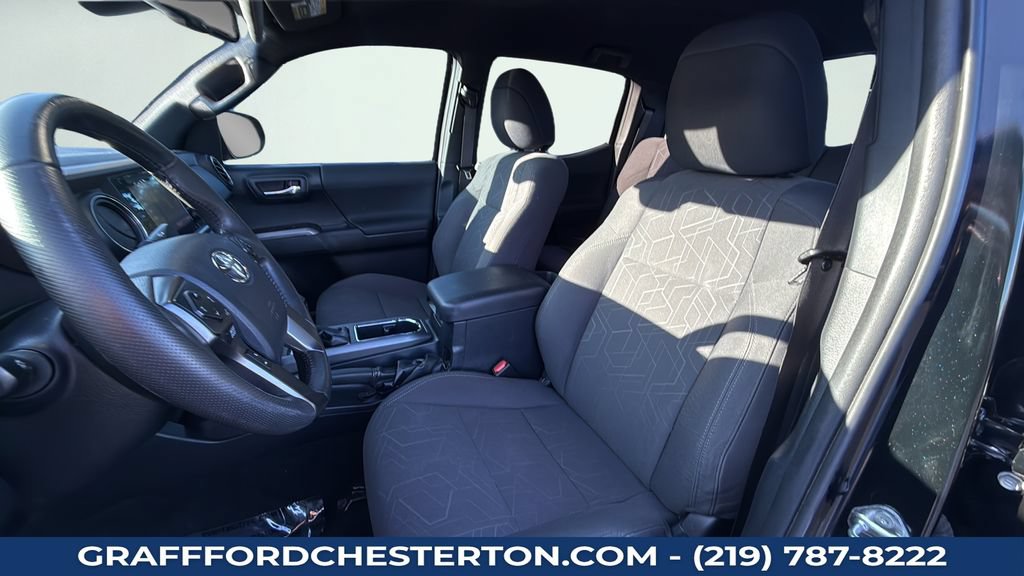 Used 2019 Toyota Tacoma TRD Sport AWD/4WD image 23