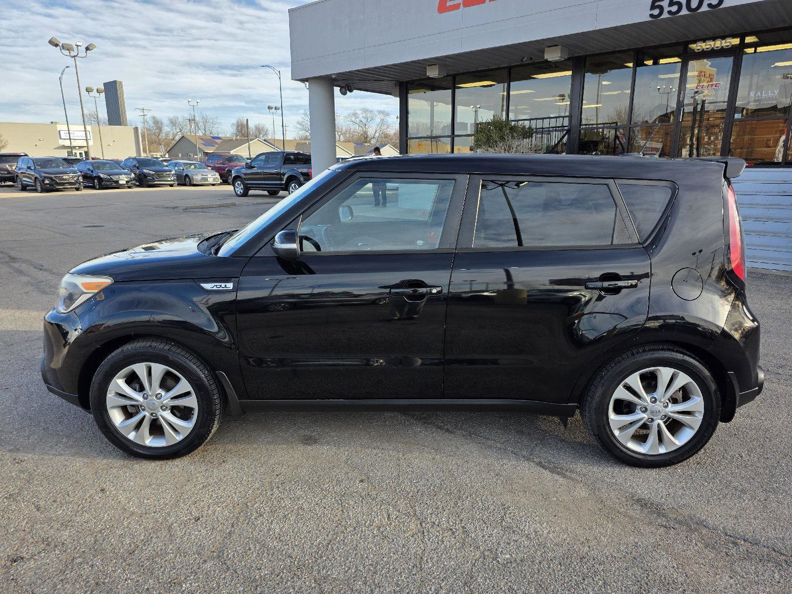 Used 2014 Kia Soul + image 8