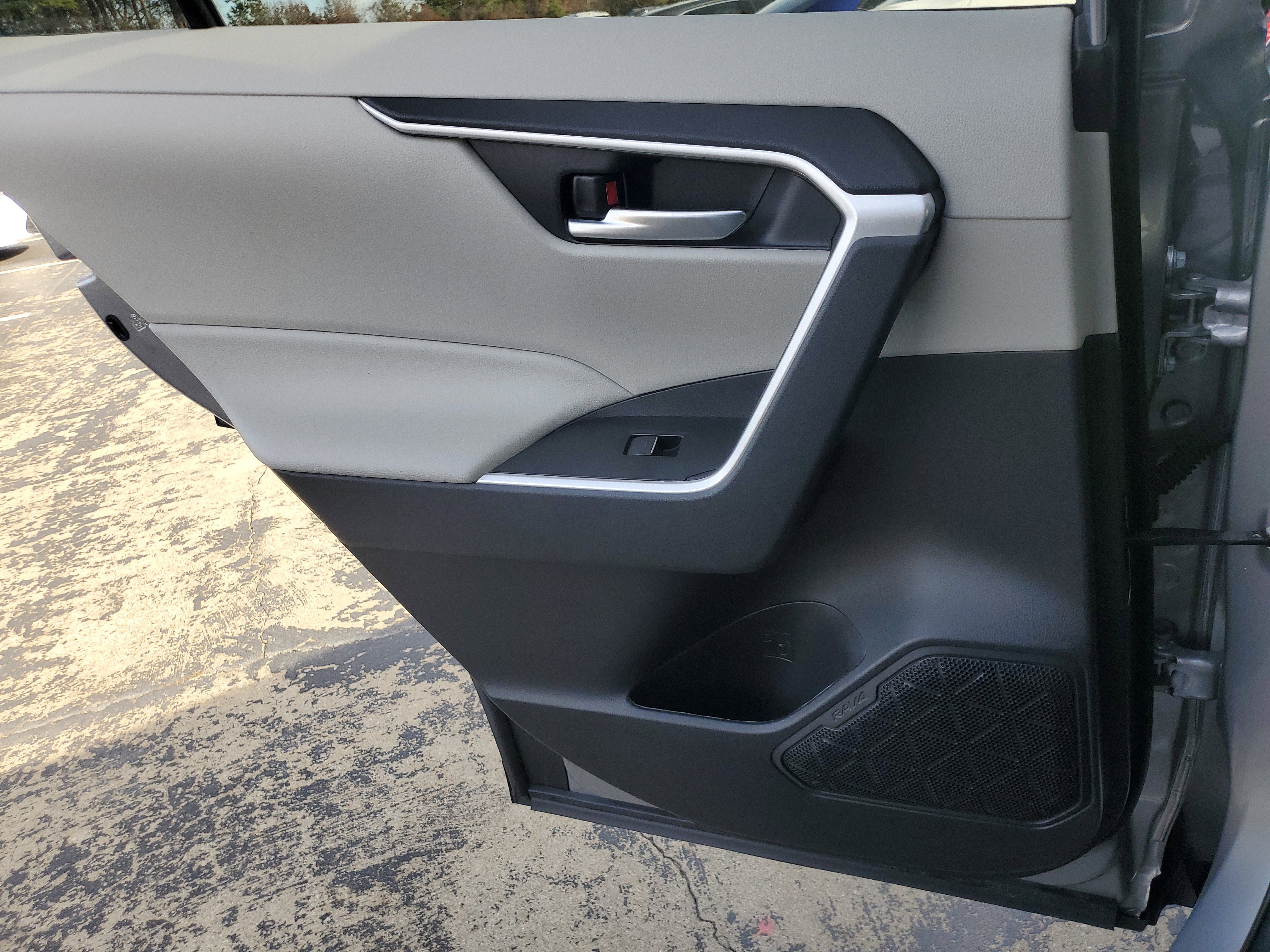 Used 2024 Toyota RAV4 XLE Premium image 13