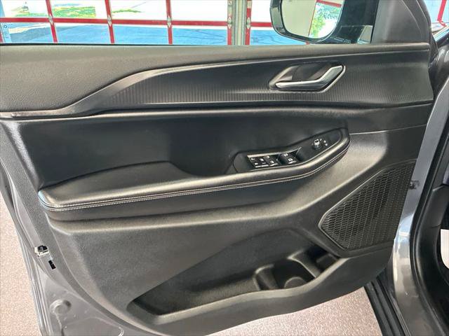 Certified 2024 Jeep Grand Cherokee Altitude AWD/4WD image 8