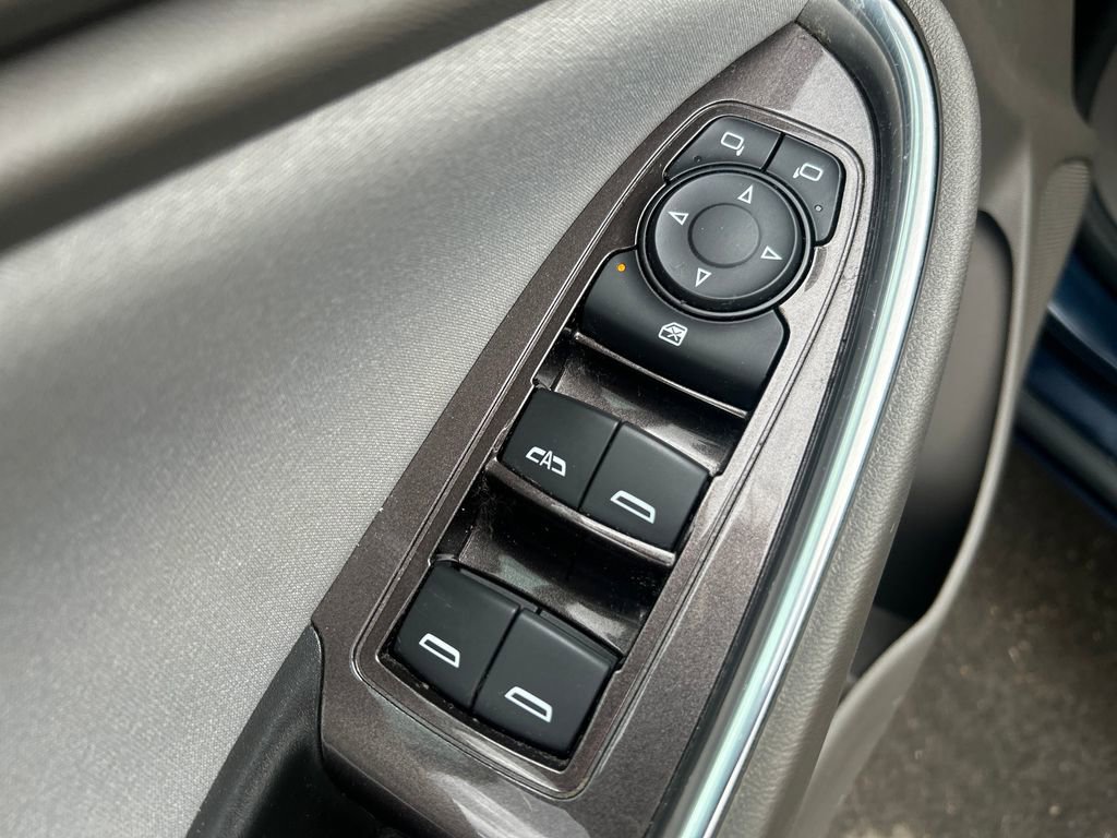 Used 2022 Chevrolet Malibu LT FWD image 30