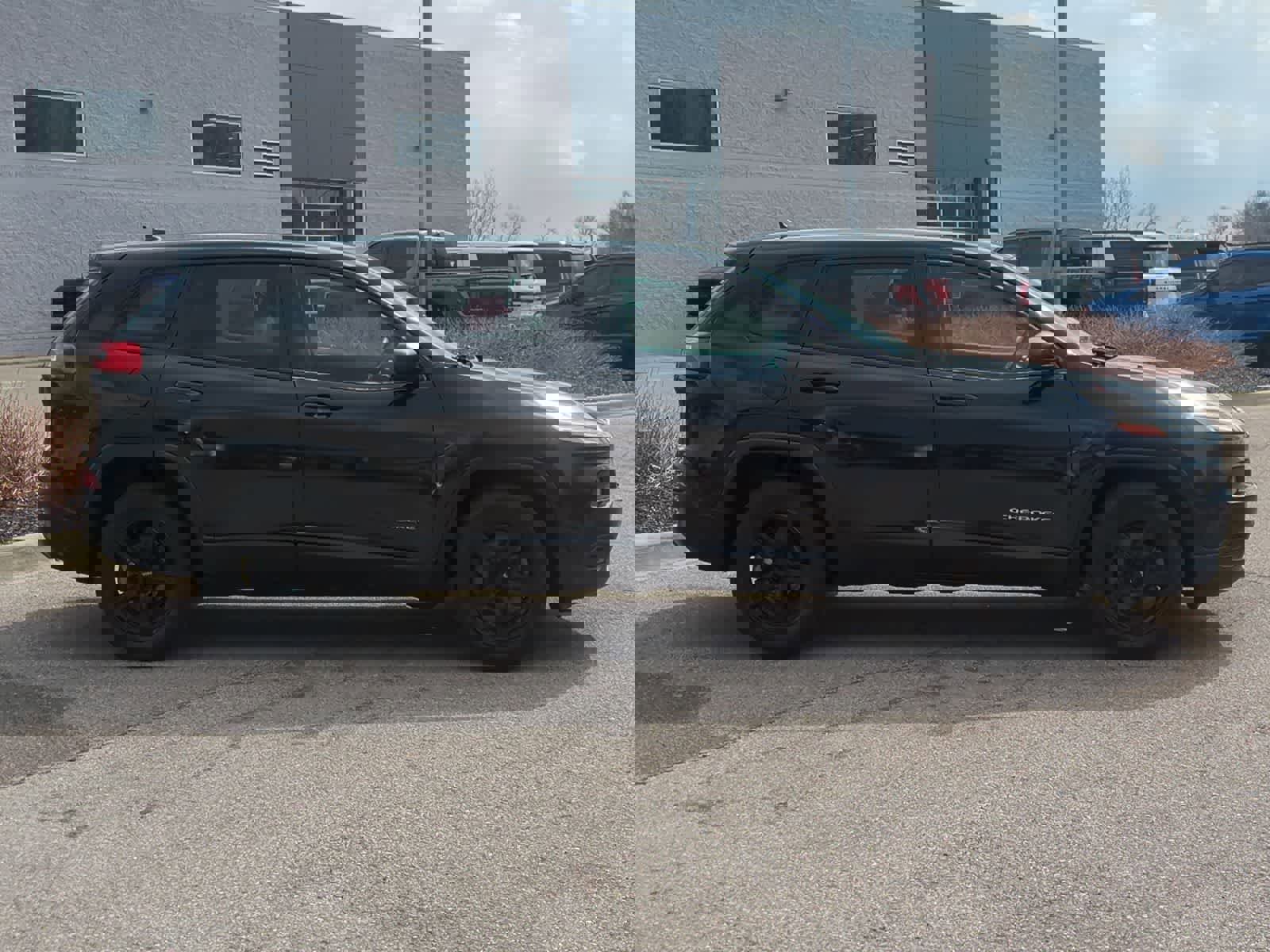 Used 2014 Jeep Cherokee Sport image 9