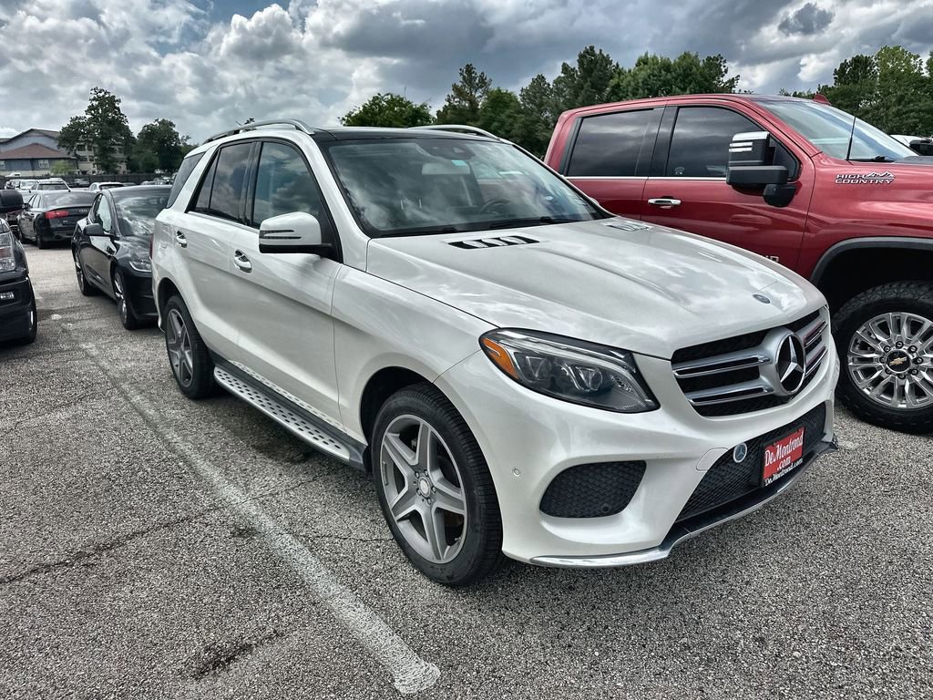 Used 2016 Mercedes-Benz GLE 400 4MATIC w/ Lighting Package image 3