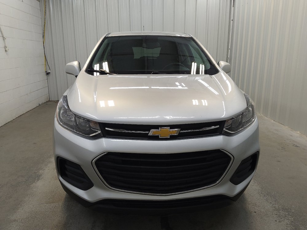 Used 2022 Chevrolet Trax LS w/ Tint and Cruise Package AWD/4WD image 14