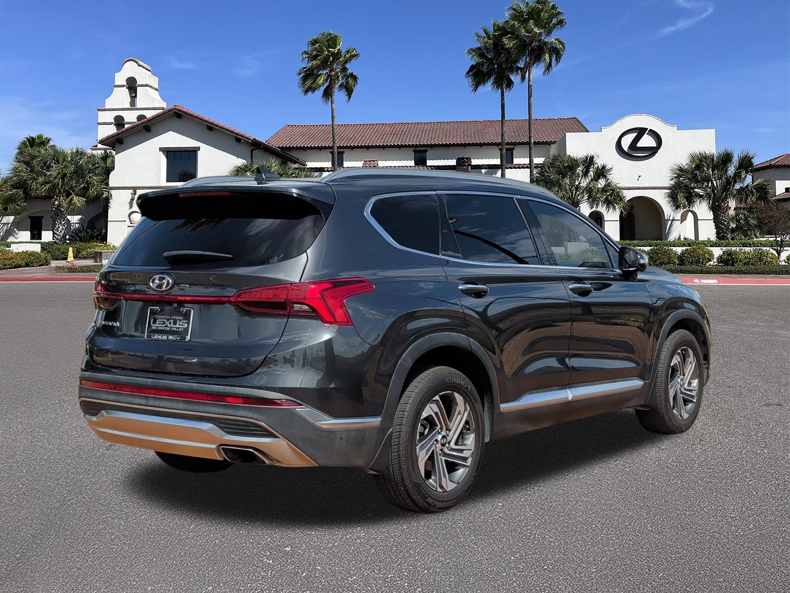 Used 2023 Hyundai Santa Fe SEL w/ Premium Package FWD image 2