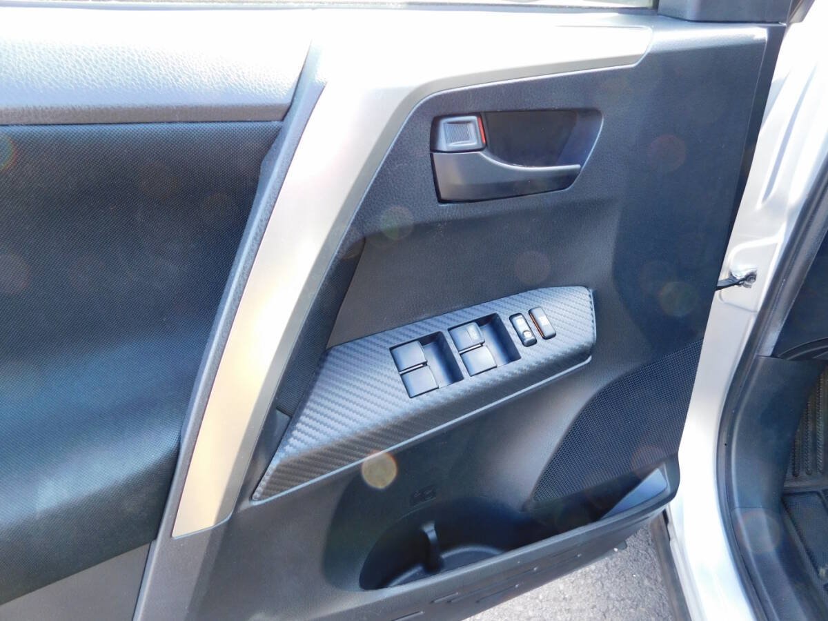 Used 2015 Toyota RAV4 LE AWD/4WD image 17
