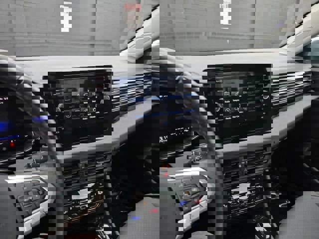 Used 2025 Volkswagen Jetta SE image 25