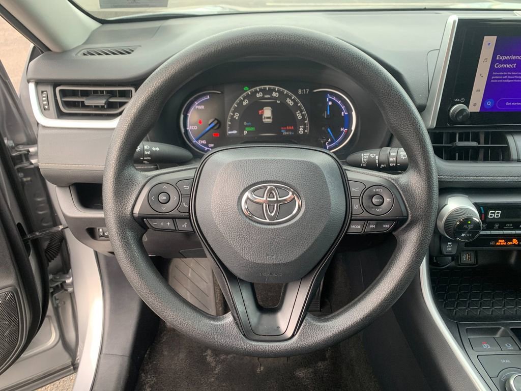 Used 2025 Toyota RAV4 XLE image 27