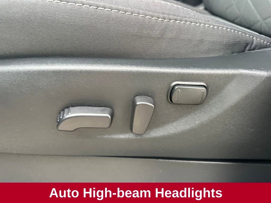 Used 2025 Nissan Frontier SV image 12