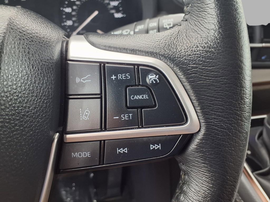 Used 2024 Toyota Sienna XLE w/ XLE Plus Package image 15