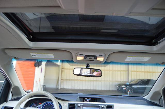 Used 2011 Toyota Sienna XLE w/ XLE Navigation Pkg FWD image 27