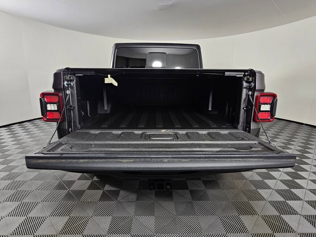 Used 2025 Jeep Gladiator Rubicon w/ Safety Group image 15