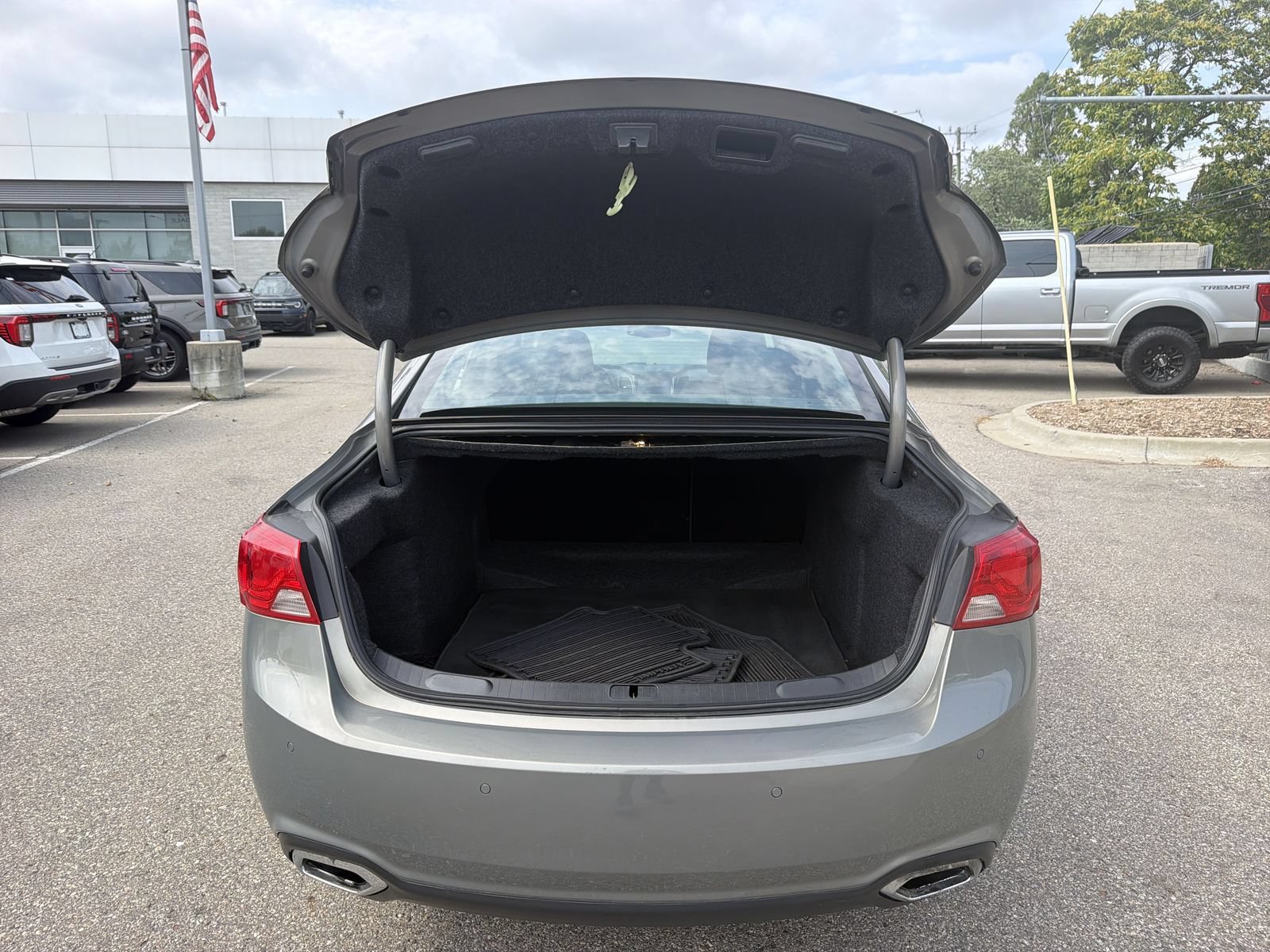 Used 2019 Chevrolet Impala Premier FWD image 36