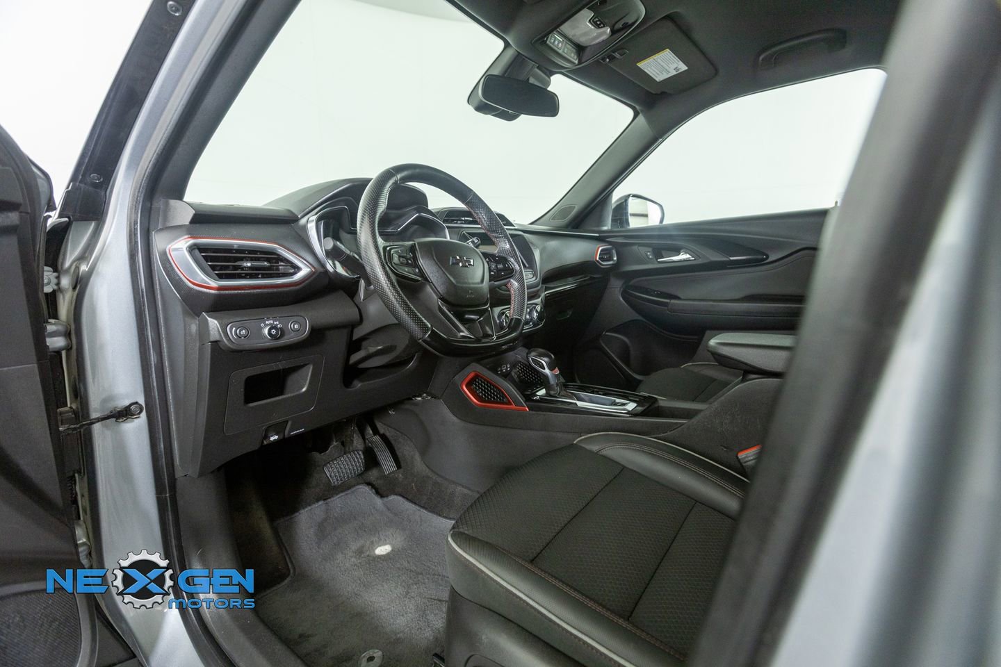 Used 2023 Chevrolet TrailBlazer RS FWD image 10