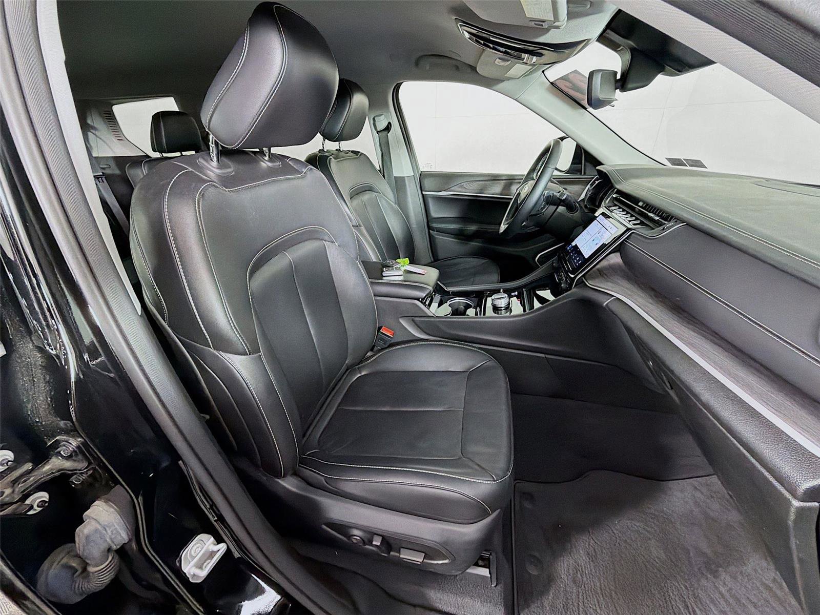 Used 2022 Jeep Grand Cherokee L Limited image 28