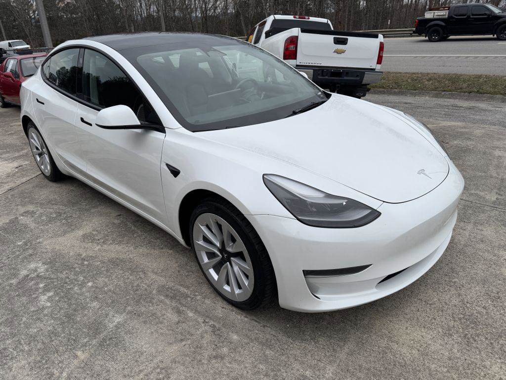 Used 2023 Tesla Model 3 Standard Range image 1