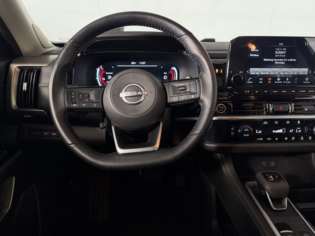 Used 2024 Nissan Pathfinder Platinum w/ Black Appearance Package image 14