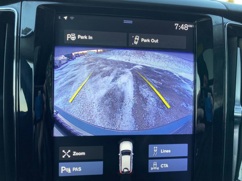 Used 2019 Volvo XC60 T5 Momentum w/ Premium Package image 11