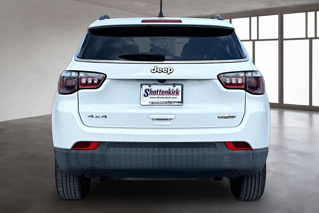 Used 2024 Jeep Compass Latitude AWD/4WD image 5