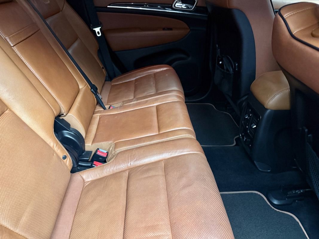 Used 2012 Jeep Grand Cherokee Overland Summit image 14