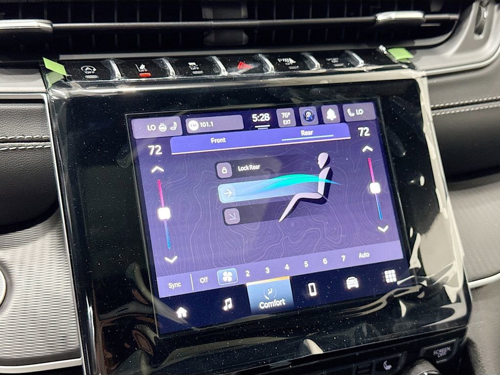 New 2025 Jeep Grand Cherokee L Laredo w/ Luxury Tech Group I image 39