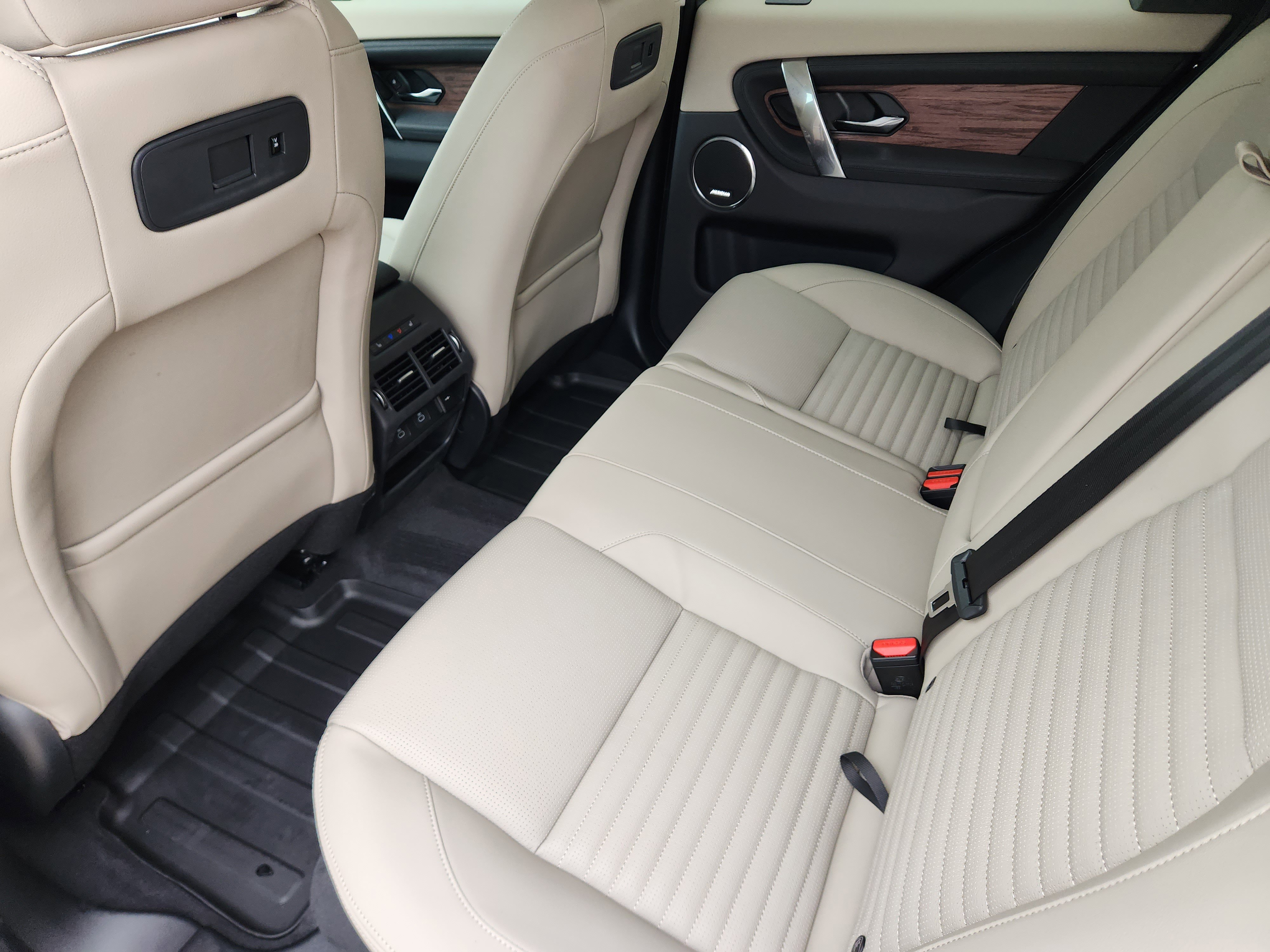 New 2025 Land Rover Discovery Sport S image 32