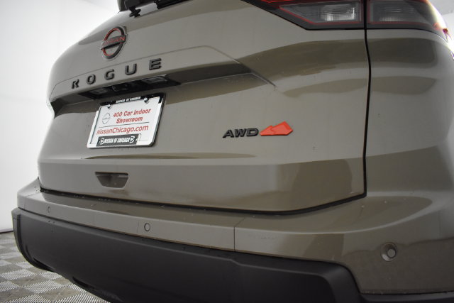 Certified 2025 Nissan Rogue SV AWD/4WD image 39
