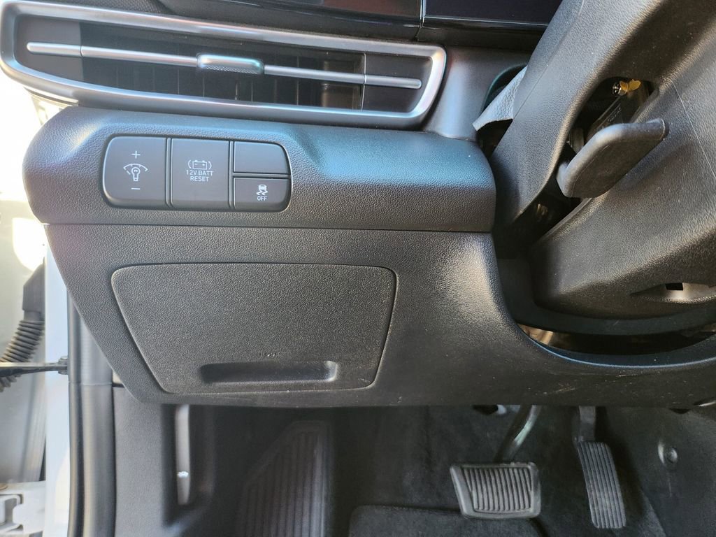 Certified 2024 Hyundai Elantra Limited image 28