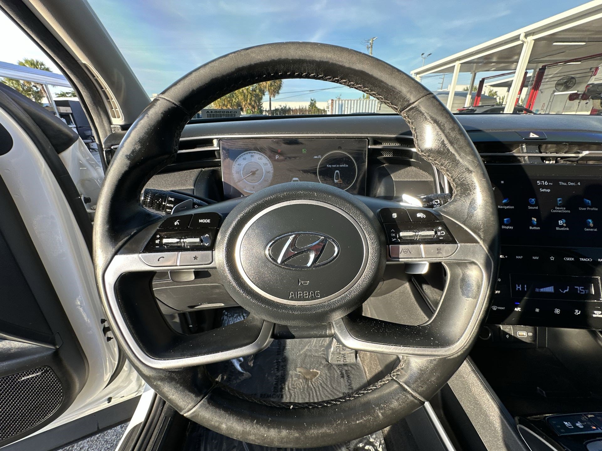 Used 2023 Hyundai Tucson Limited w/ Cargo Package image 11