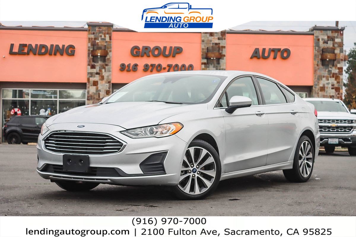 Used 2019 Ford Fusion SE image 1